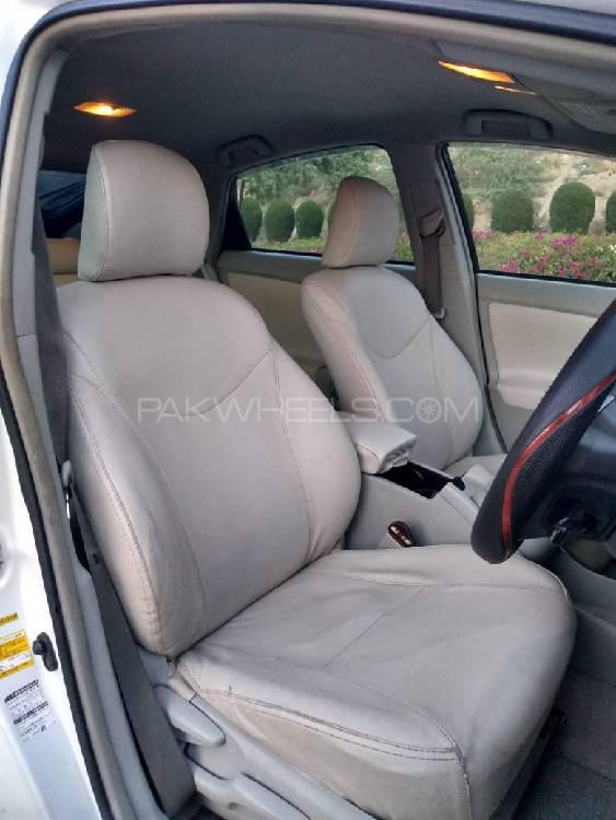Toyota Prius 2010 for Sale in Karachi Toyota Prius 2010 for Sale in Karachi Image-17
