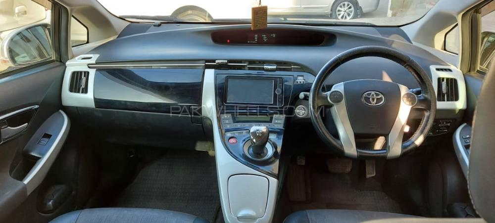 Toyota Prius 2014 for Sale in Karachi Toyota Prius 2014 for Sale in Karachi Image-10