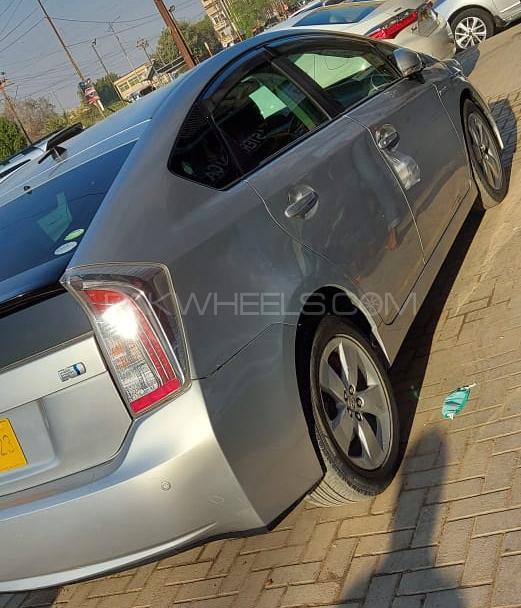 Toyota Prius 2014 for Sale in Karachi Toyota Prius 2014 for Sale in Karachi Image-12