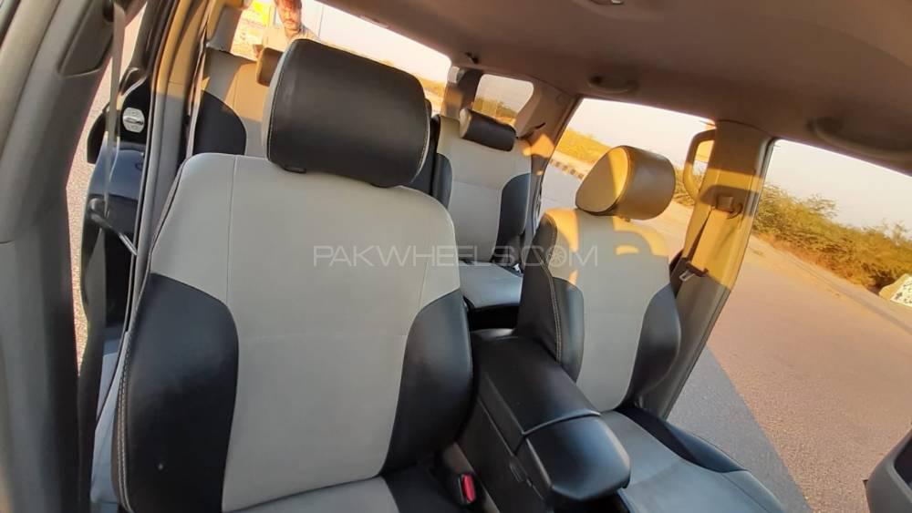 Toyota Surf 2005 for Sale in Karachi Toyota Surf 2005 for Sale in Karachi Image-11