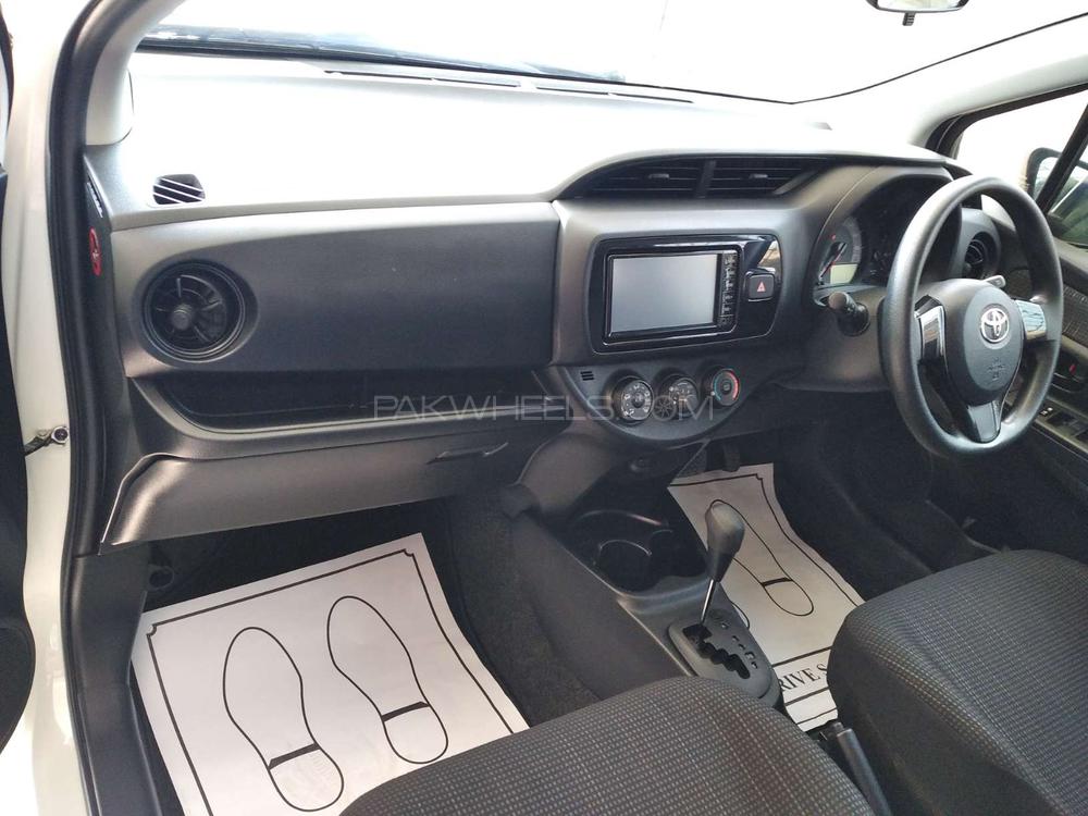 Toyota Vitz 2017 for Sale in Lahore Toyota Vitz 2017 for Sale in Lahore Image-7