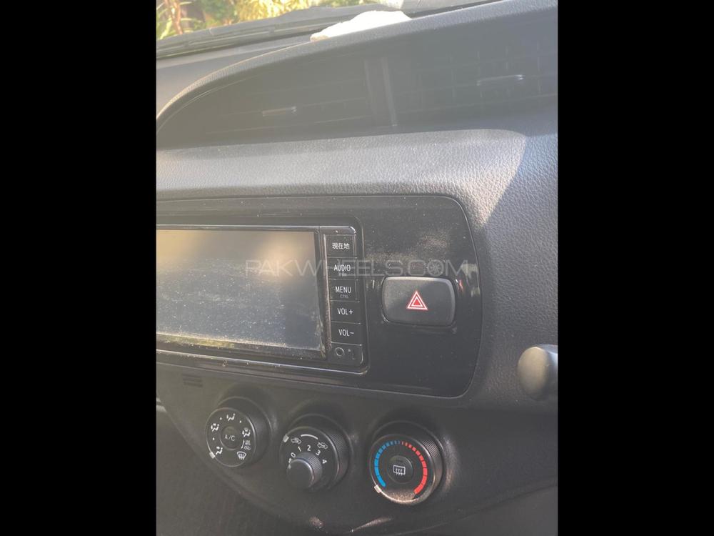 Toyota Vitz 2017 for Sale in Karachi Toyota Vitz 2017 for Sale in Karachi Image-4