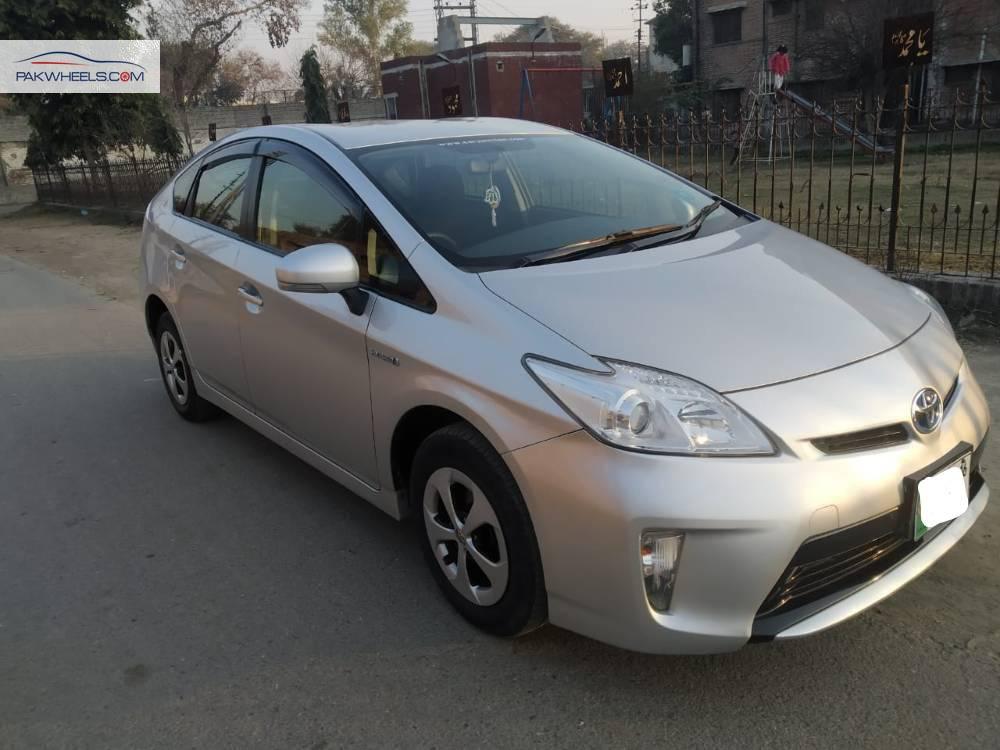 ٹویوٹا پریوس 2012 for Sale in لاہور ٹویوٹا پریوس 2012 for Sale in لاہور Image-2