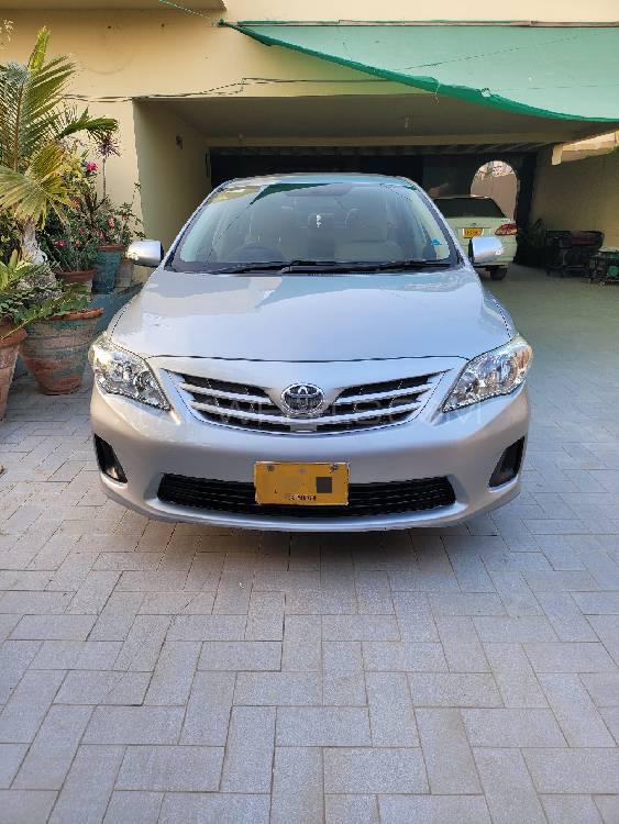 Toyota Corolla 2013 for Sale in Karachi Image-1