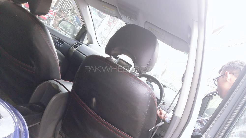 Toyota Prius 2010 for Sale in Lahore Toyota Prius 2010 for Sale in Lahore Image-7