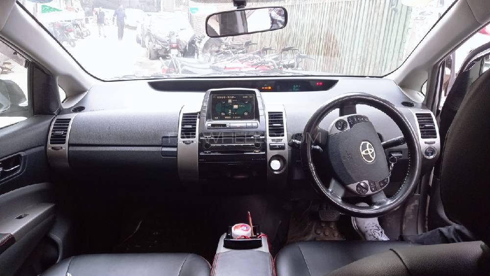 Toyota Prius 2010 for Sale in Lahore Toyota Prius 2010 for Sale in Lahore Image-9