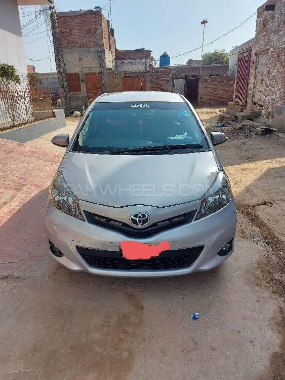 Toyota Vitz 2013 for Sale in Lahore Image-1