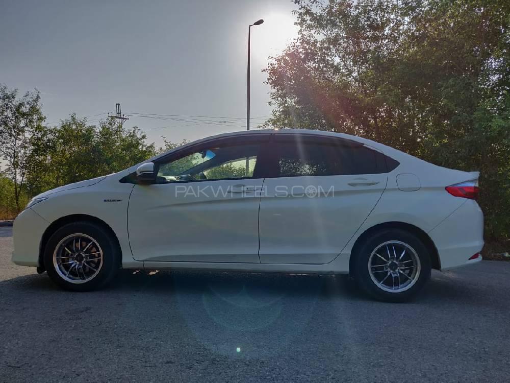 Honda Grace Hybrid 2015 for Sale in Islamabad Honda Grace Hybrid 2015 for Sale in Islamabad Image-7