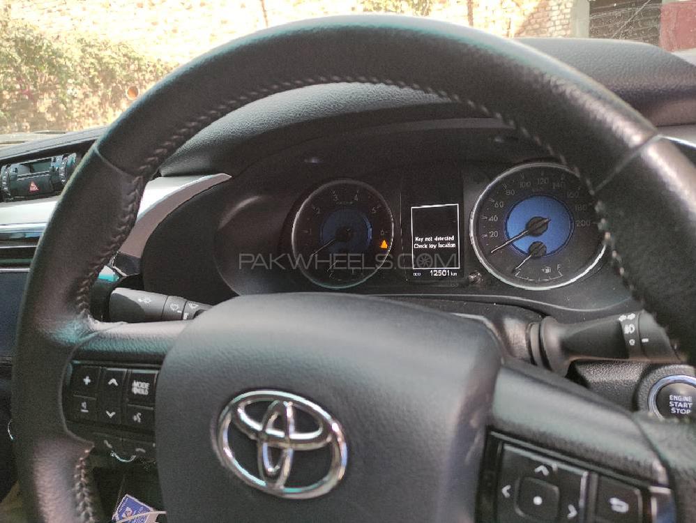Toyota Hilux 2020 for Sale in Peshawar Toyota Hilux 2020 for Sale in Peshawar Image-5