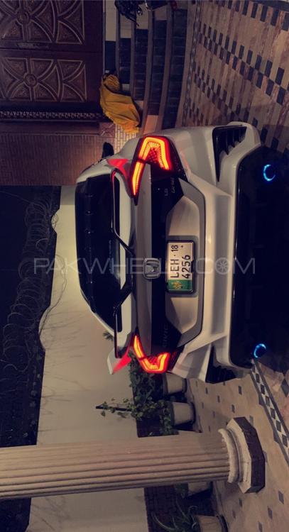 Honda Civic - 2018  Honda Civic - 2018  Image-2