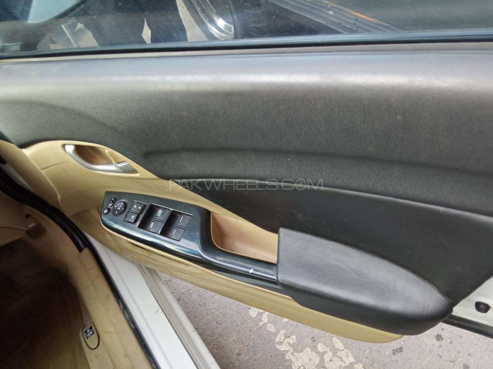 Honda Civic 2013 for Sale in Rawalpindi Honda Civic 2013 for Sale in Rawalpindi Image-8