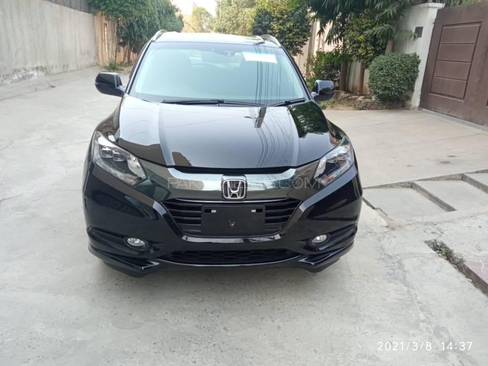 Honda Vezel 2015 for Sale in Lahore Image-1