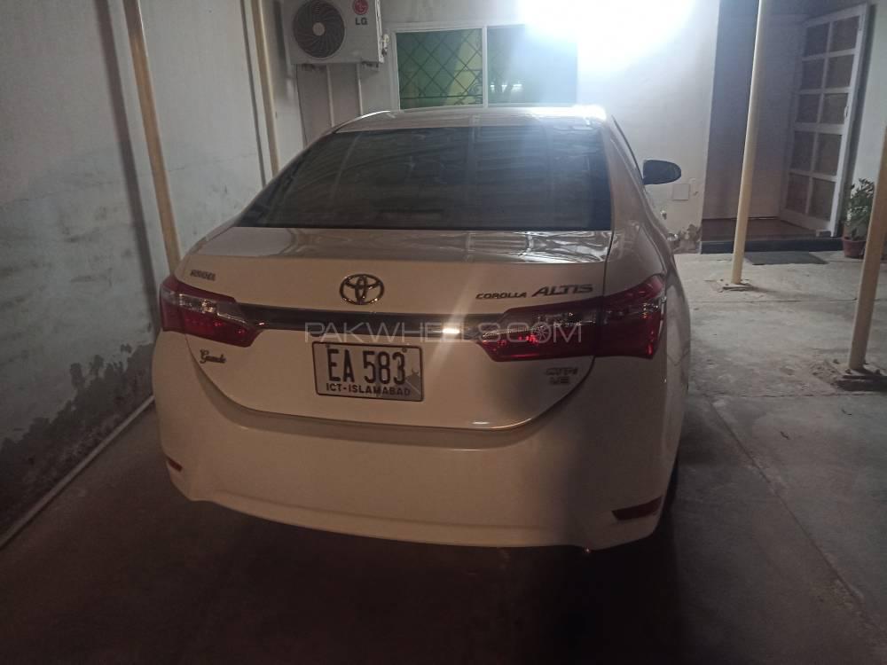 Toyota Corolla 2015 for Sale in Peshawar Toyota Corolla 2015 for Sale in Peshawar Image-3