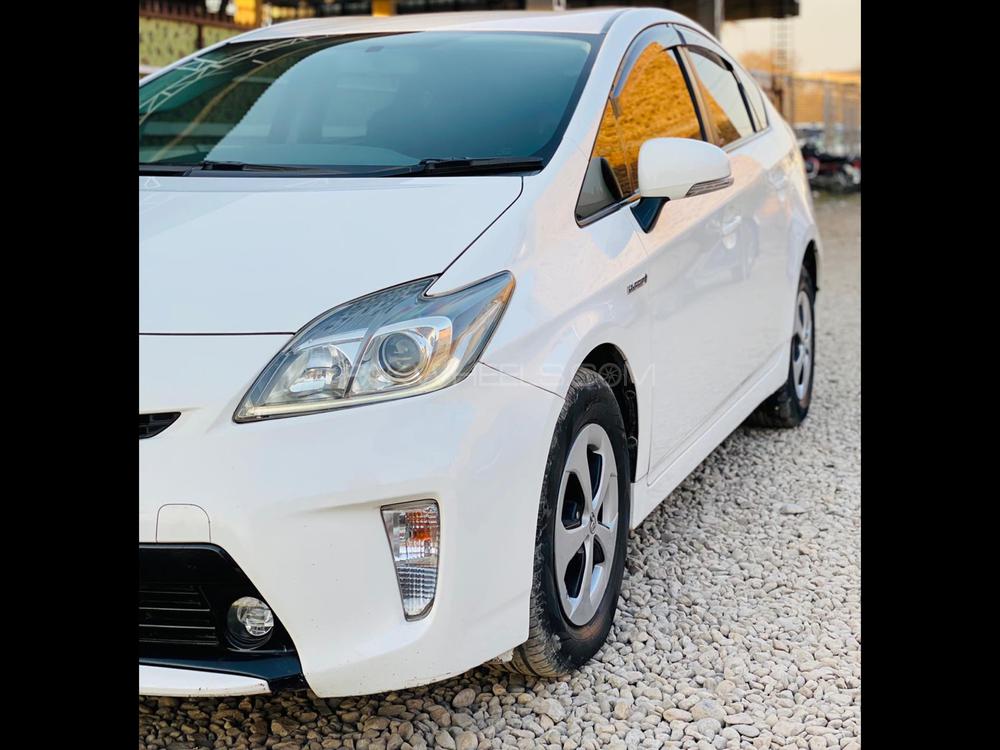 Toyota Prius 2013 for Sale in Peshawar Image-1