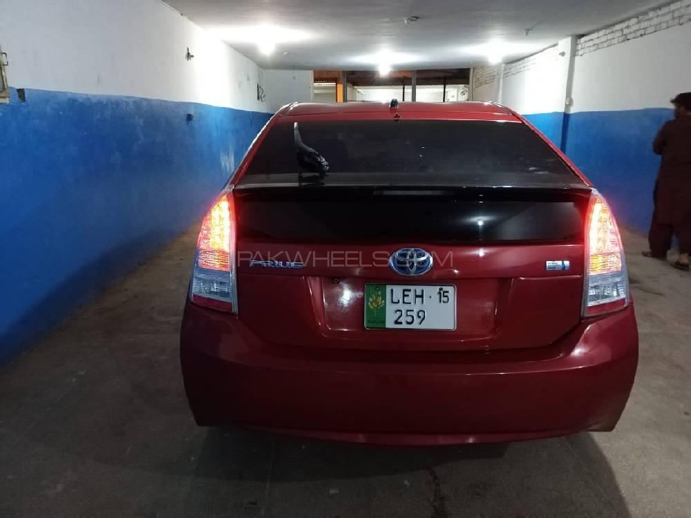 Toyota Prius 2010 for Sale in Lahore Toyota Prius 2010 for Sale in Lahore Image-9