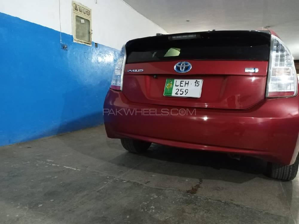 Toyota Prius 2010 for Sale in Lahore Toyota Prius 2010 for Sale in Lahore Image-11