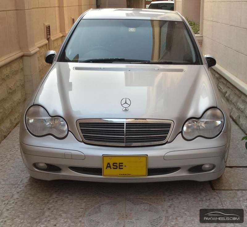 Mercedes Benz C Class 2003 for Sale in Karachi Image-1