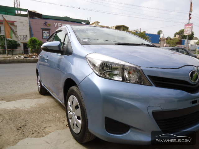 Toyota Vitz 2011 for Sale in Karachi Image-1