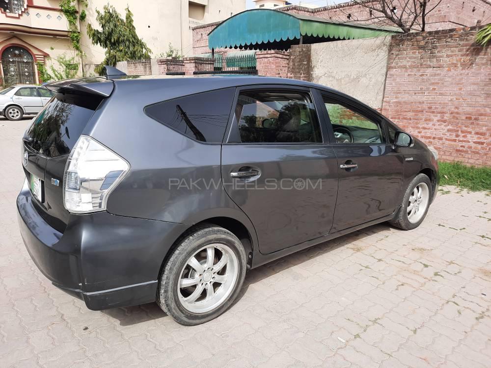 ٹویوٹا پریوس الفا 2012 for Sale in سیالکوٹ ٹویوٹا پریوس الفا 2012 for Sale in سیالکوٹ Image-14