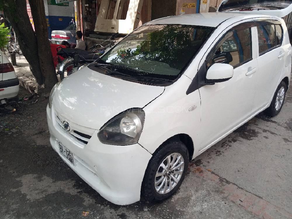 Daihatsu mira 2012