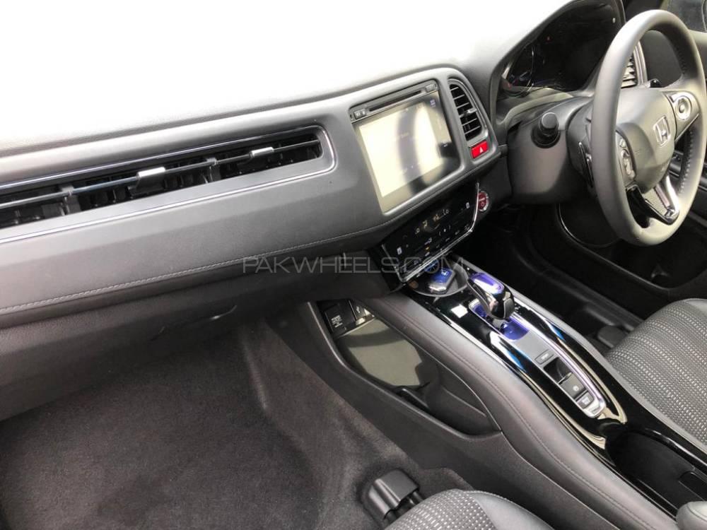 Honda Vezel 2015 for Sale in Lahore Honda Vezel 2015 for Sale in Lahore Image-12