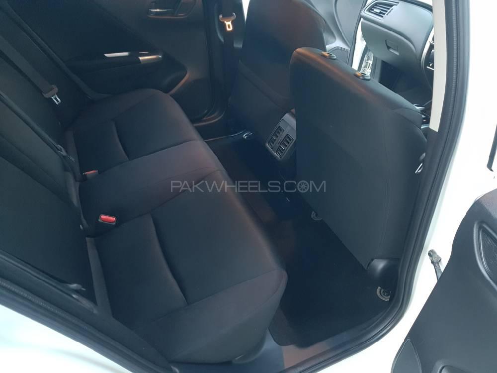 ہونڈا گریس ہائبرڈ 2015 for Sale in اسلام آباد ہونڈا گریس ہائبرڈ 2015 for Sale in اسلام آباد Image-14