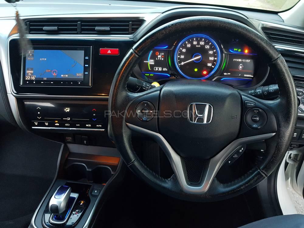 ہونڈا گریس ہائبرڈ 2015 for Sale in اسلام آباد ہونڈا گریس ہائبرڈ 2015 for Sale in اسلام آباد Image-11