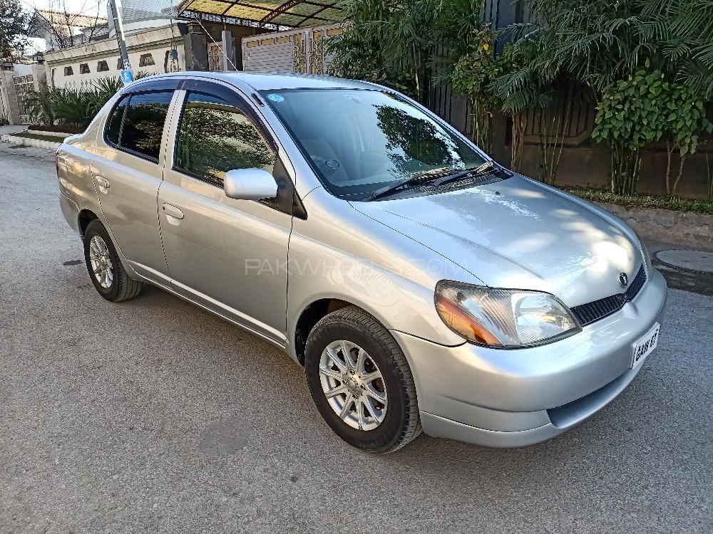 Toyota Platz 2001 for Sale in Peshawar Image-1