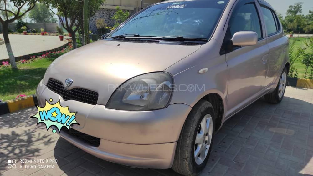Toyota Vitz 2000 for Sale in Nowshera Image-1