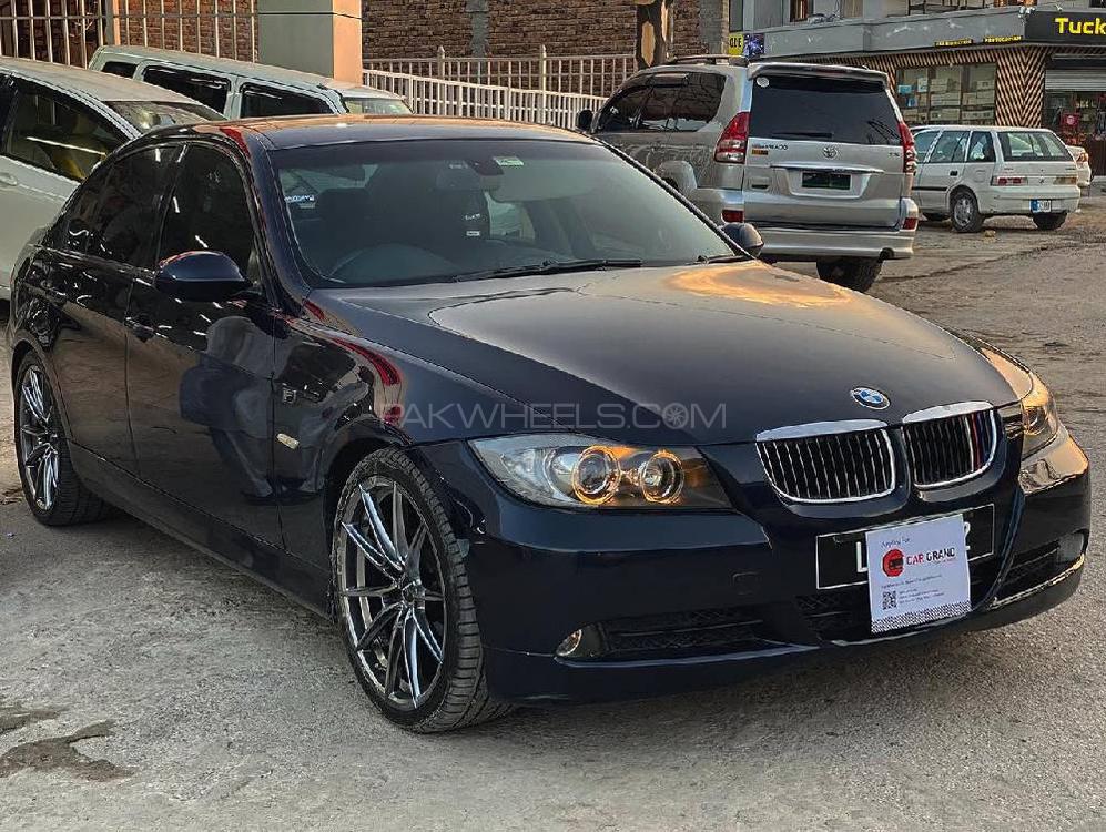 بی ایم ڈبلیو 3 سیریز 2006 for Sale in پشاور بی ایم ڈبلیو 3 سیریز 2006 for Sale in پشاور Image-2