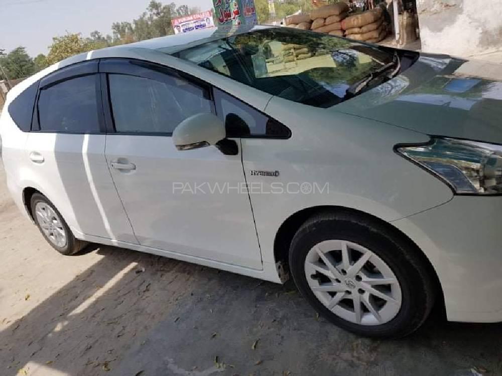 ٹویوٹا پریوس الفا 2015 for Sale in دنیاپور Image-1