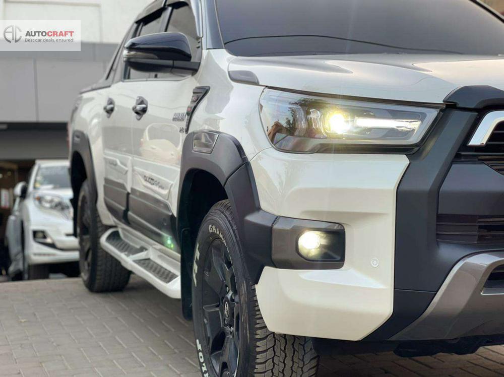 Toyota Hilux 2018 for Sale in Karachi Toyota Hilux 2018 for Sale in Karachi Image-3