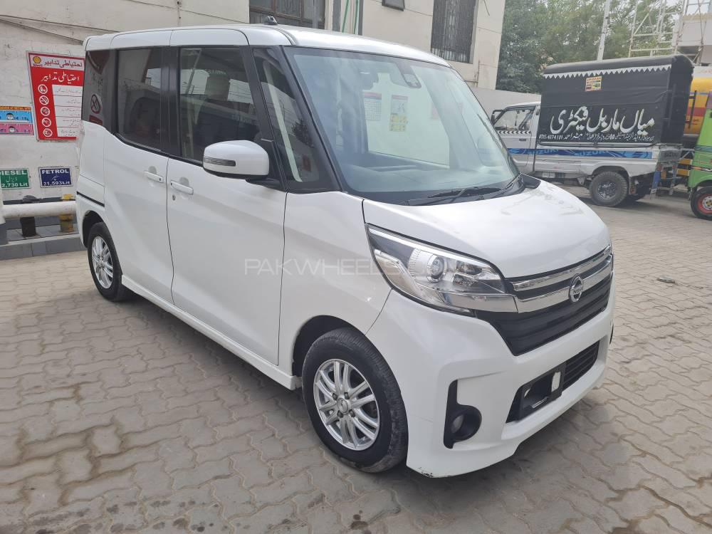 نسان روکس 2016 for Sale in لاہور نسان روکس 2016 for Sale in لاہور Image-2