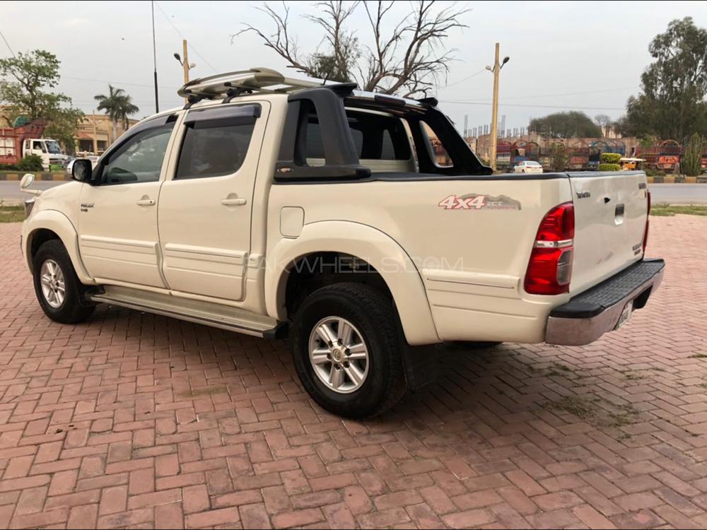 ٹویوٹا ہائیلکس 2013 for Sale in گجرات ٹویوٹا ہائیلکس 2013 for Sale in گجرات Image-5