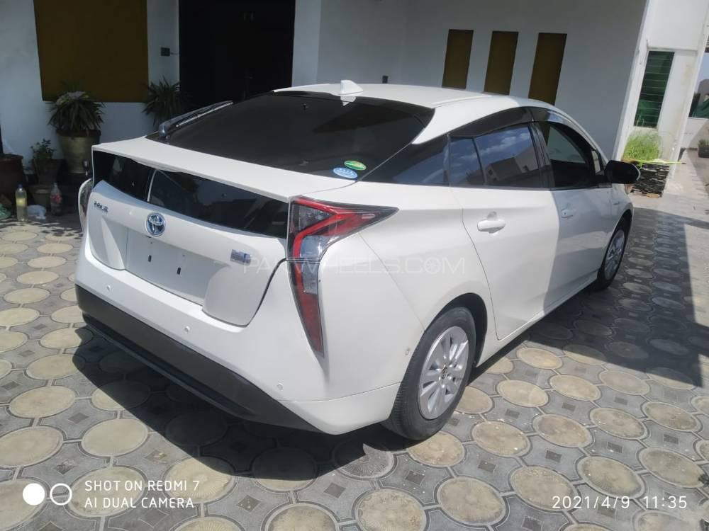 ٹویوٹا پریوس 2018 for Sale in لاہور ٹویوٹا پریوس 2018 for Sale in لاہور Image-4