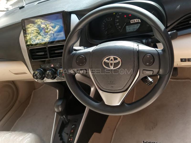  Toyota Yaris Gli Multimedia Steering Wheel Buttons Image-1