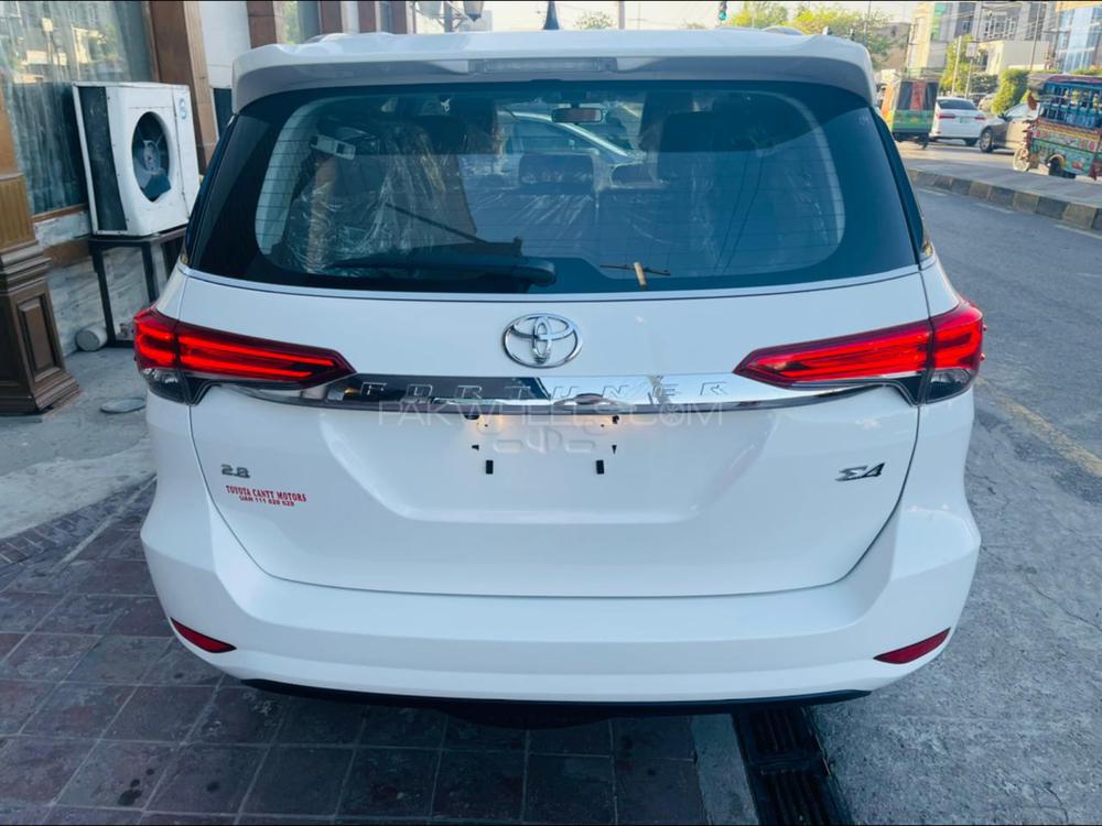 Toyota Fortuner 2021 for Sale in Mansehra Toyota Fortuner 2021 for Sale in Mansehra Image-6