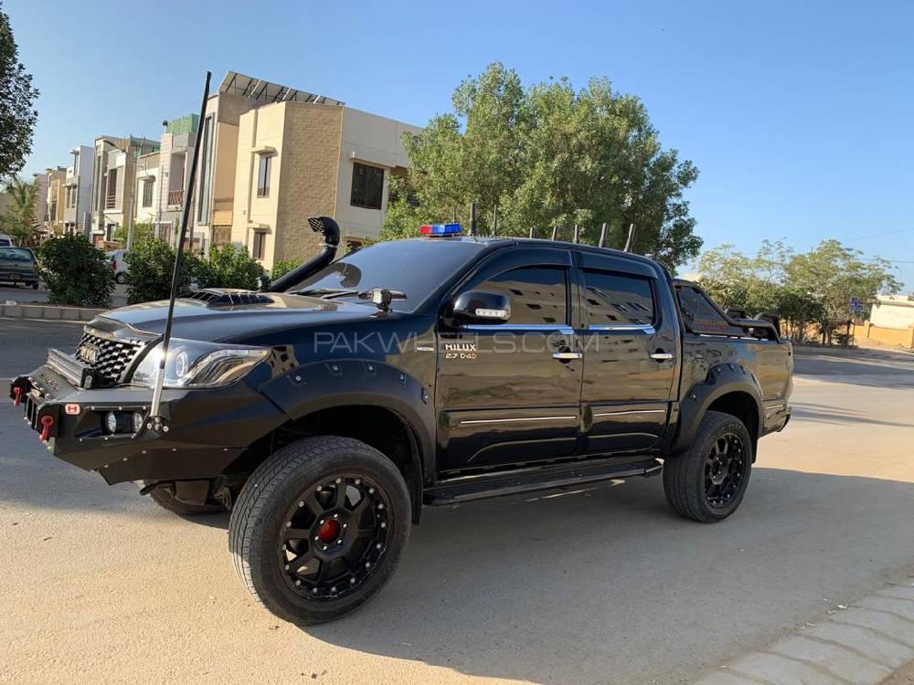 Toyota Hilux 2005 for Sale in Karachi Image-1