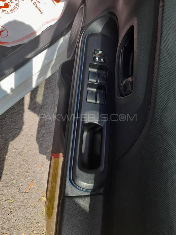 Toyota Aqua 2017 for Sale in Islamabad Toyota Aqua 2017 for Sale in Islamabad Image-5