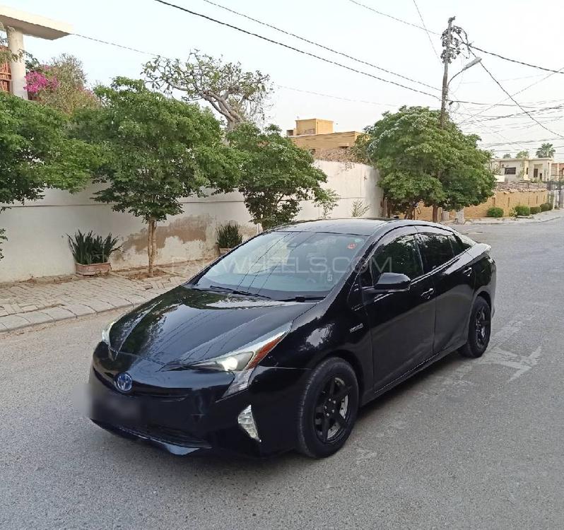 ٹویوٹا پریوس 2016 for Sale in کراچی ٹویوٹا پریوس 2016 for Sale in کراچی Image-3