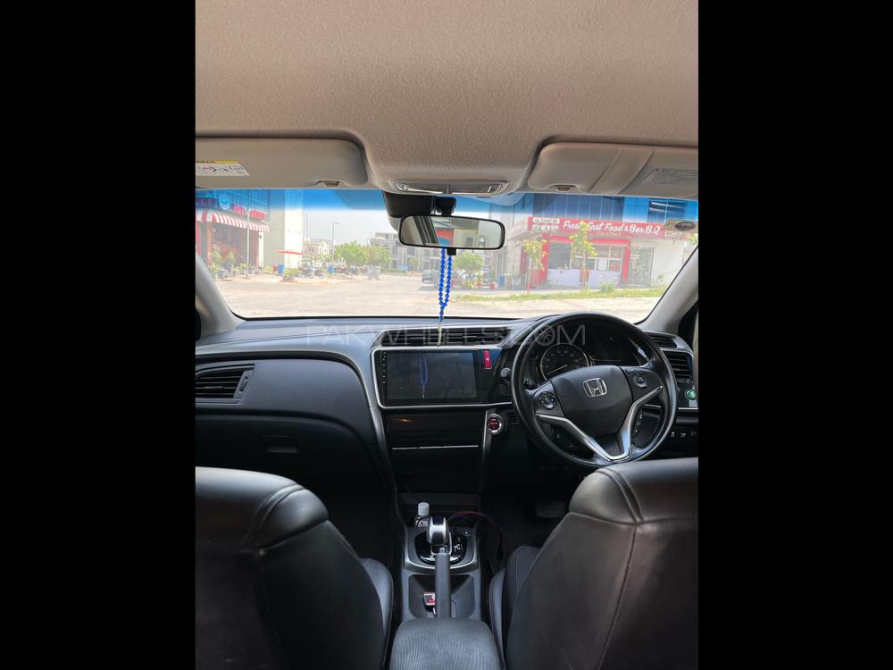 Honda Grace Hybrid 2015 for Sale in Islamabad Honda Grace Hybrid 2015 for Sale in Islamabad Image-8