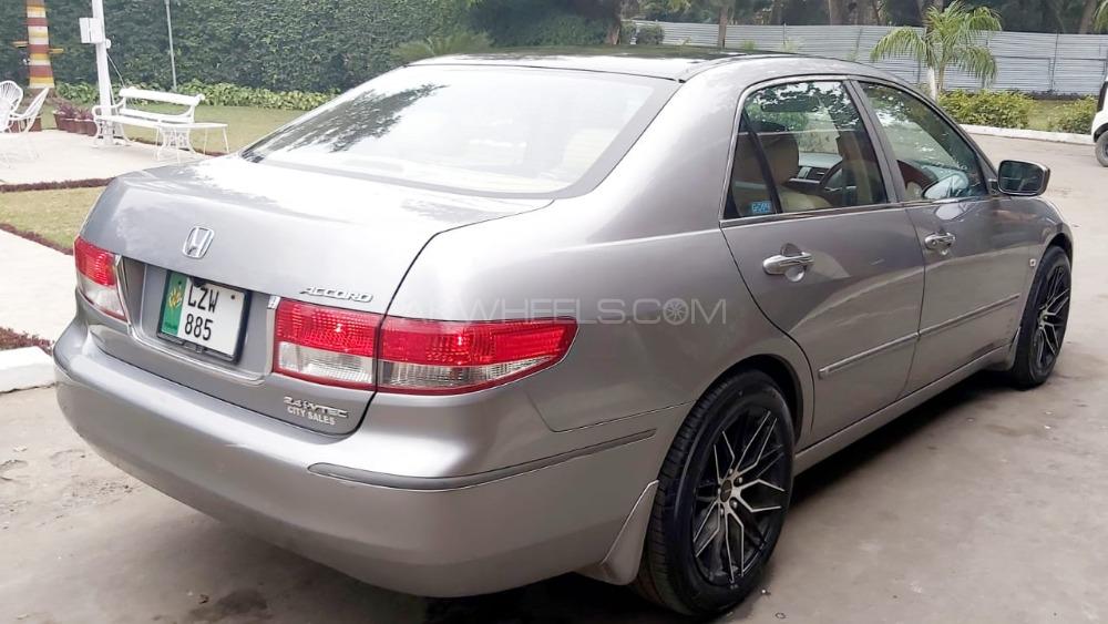 ہونڈا اکارڈ 2005 for Sale in لاہور ہونڈا اکارڈ 2005 for Sale in لاہور Image-8