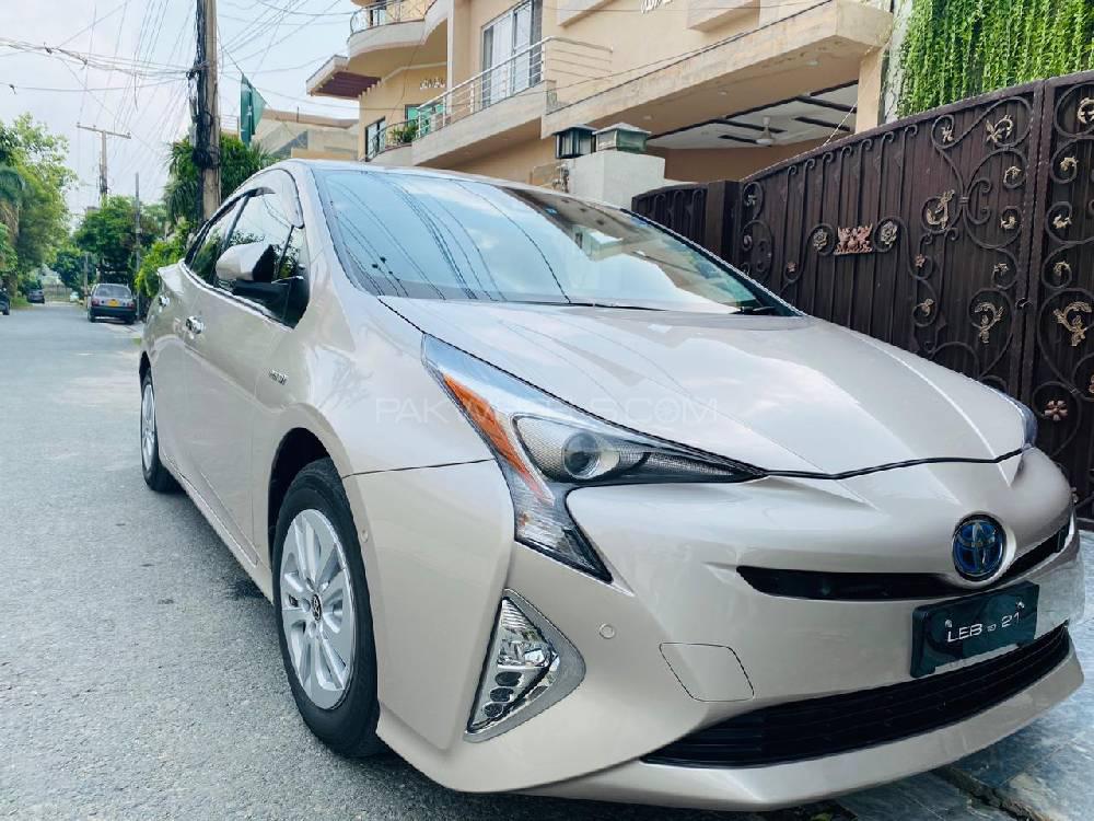 Toyota Prius 2016 for Sale in Lahore Toyota Prius 2016 for Sale in Lahore Image-8