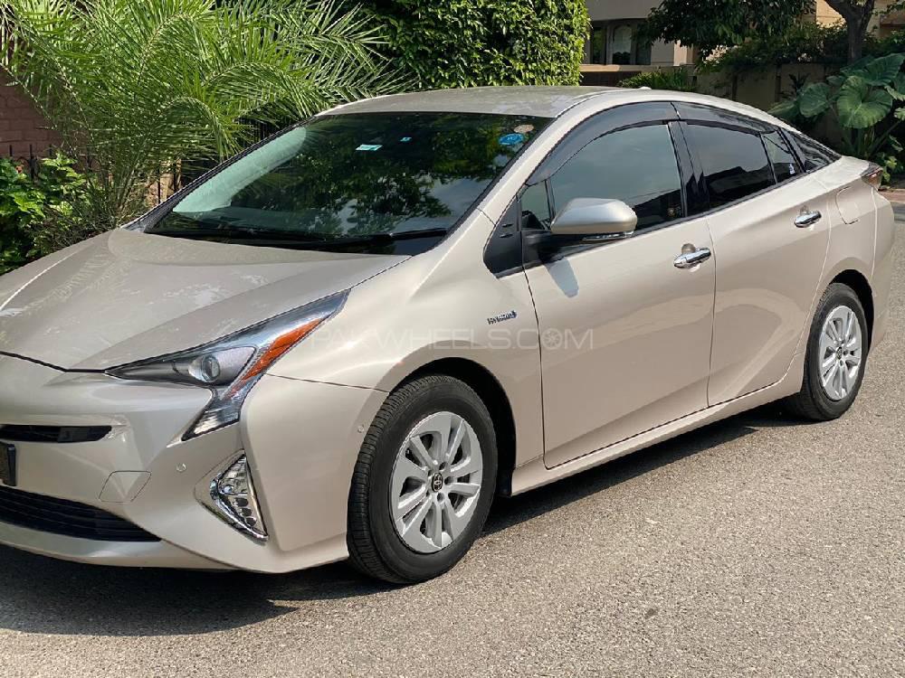 Toyota Prius 2016 for Sale in Lahore Toyota Prius 2016 for Sale in Lahore Image-4