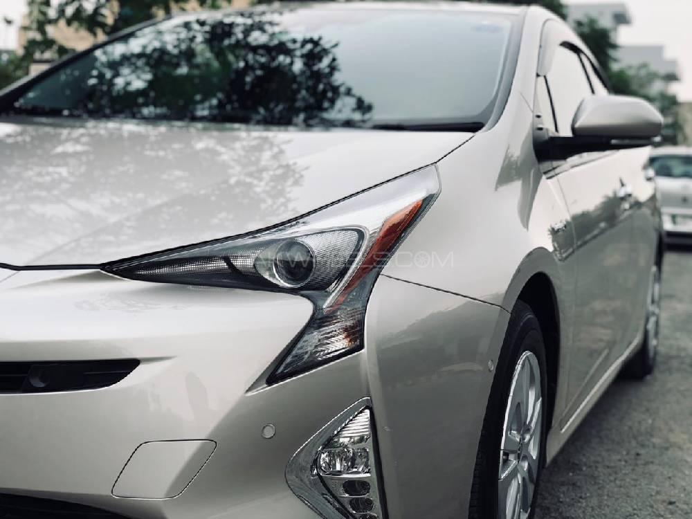 Toyota Prius 2016 for Sale in Lahore Toyota Prius 2016 for Sale in Lahore Image-10