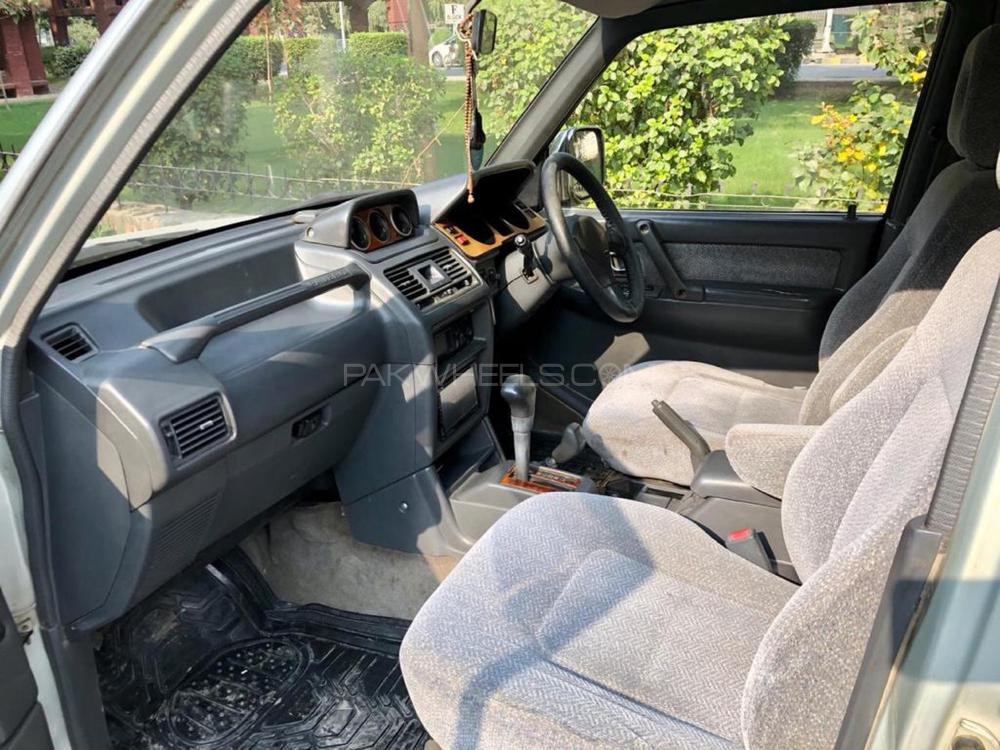 Mitsubishi Pajero 1993 for Sale in Lahore Mitsubishi Pajero 1993 for Sale in Lahore Image-13