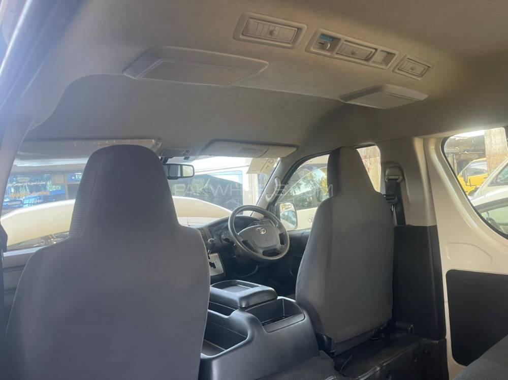 Toyota Hiace 2015 for Sale in Peshawar Toyota Hiace 2015 for Sale in Peshawar Image-6