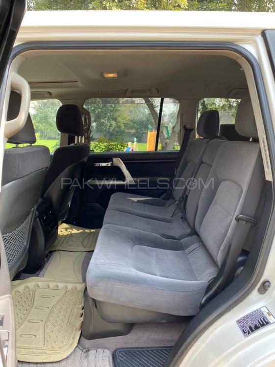 Toyota Land Cruiser 2013 for Sale in Lahore Toyota Land Cruiser 2013 for Sale in Lahore Image-2