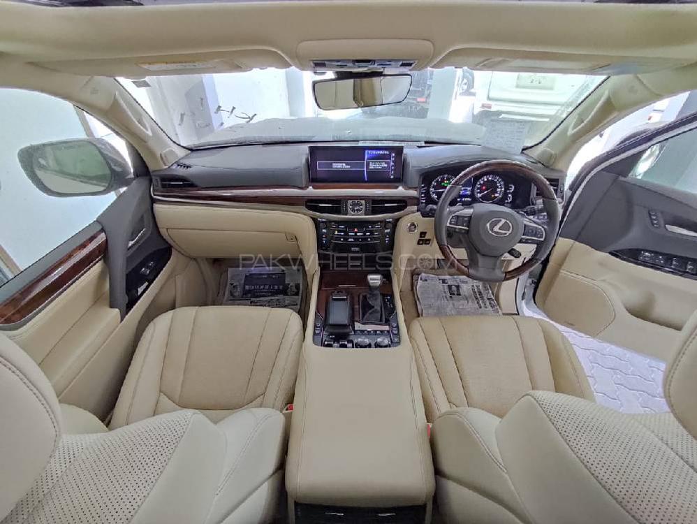Lexus LX Series 2016 for Sale in Karachi Lexus LX Series 2016 for Sale in Karachi Image-5