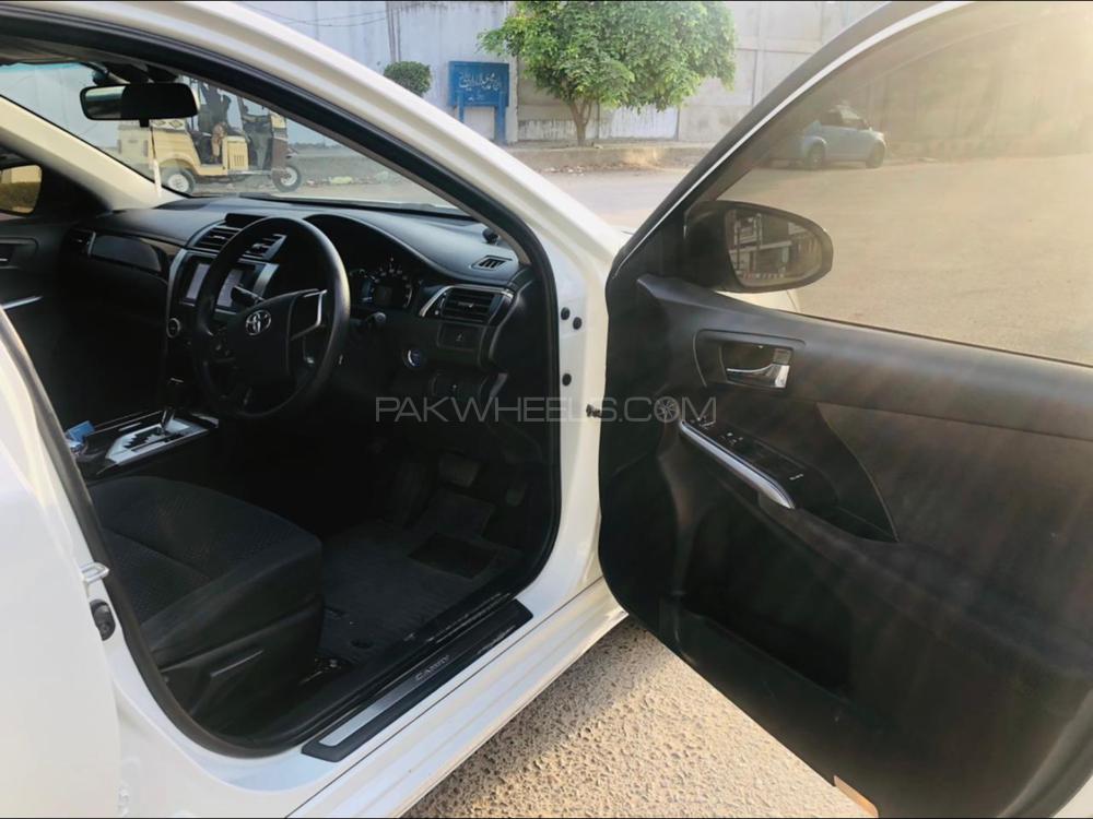 Toyota Camry 2013 for Sale in Karachi Toyota Camry 2013 for Sale in Karachi Image-4